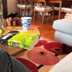 Meet your Posher, Mona